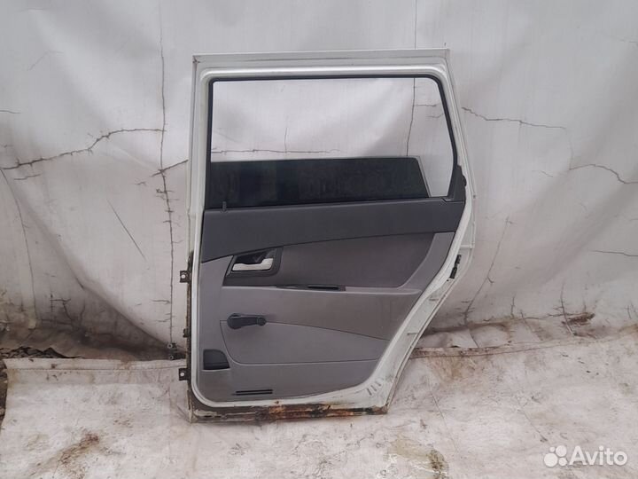 Дверь задняя правая priora универсал