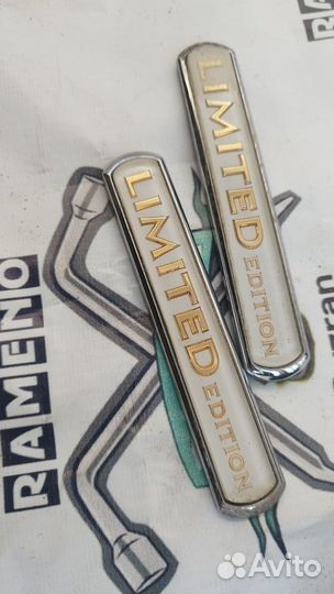 Эмблемы Limited Edition Toyota Camry 40