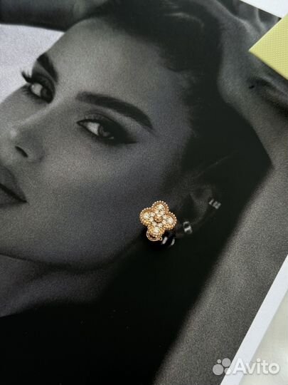 Van cleef сережки зотоло 750 проба