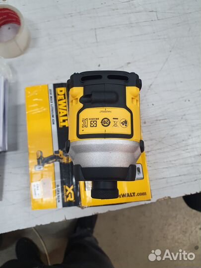 Аккумуляторный винтовёрт DeWalt DCF850 206Нм