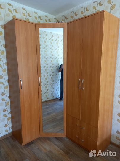 Угловой шкаф,кухонный гарнитур,стенка горка