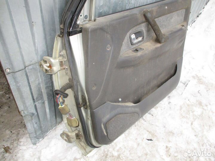 Дверь передняя правая Mitsubishi Pajero 2