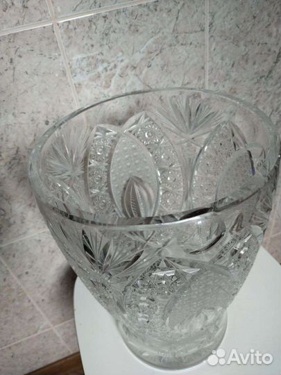 Большая хрустальная ваза