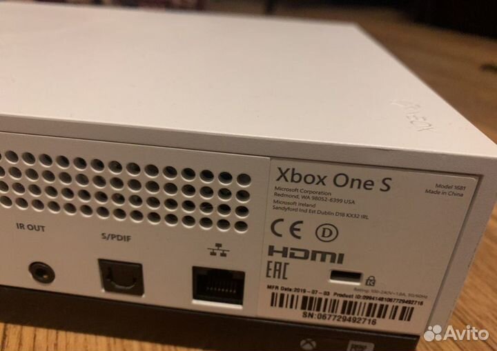 Приставка Xbox One s 1tb