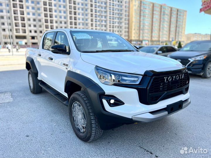 Toyota Hilux 4.0 AT, 2023, 30 км