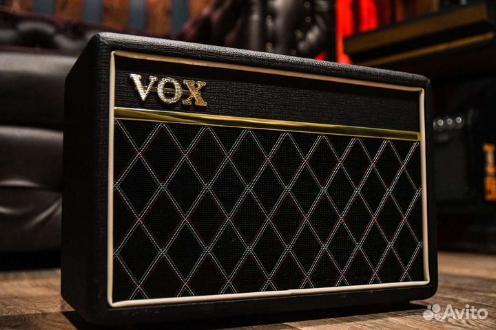 Комбик VOX Pathfinder 10B