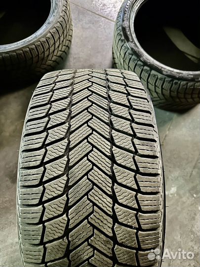 Michelin X-Ice Snow 235/40 R18 и 255/35 R18