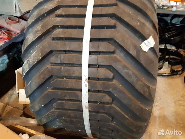 BKT Flotation 648 700/50 R22