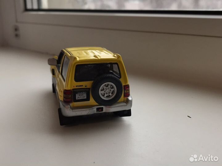 Модель автомобиля Мицубиси 1:43