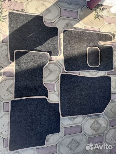 Автомобильные коврики текстильные на грандиур