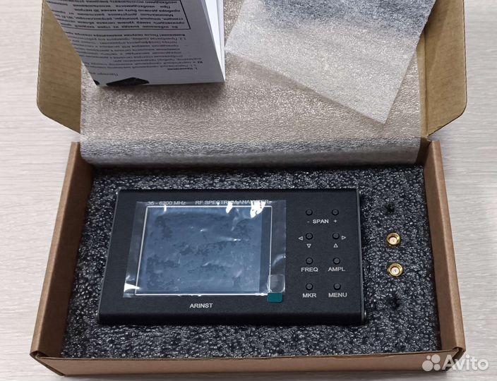 Портативный анализатор спектра Arinst SSA-TG R2