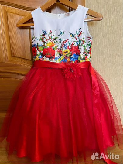 Продам платье для девочки