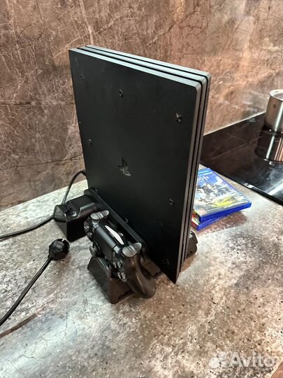 Игровая приставка ps4 pro 1tb