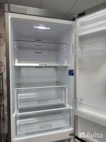 Холодильник Samsung NO Frost Inverter