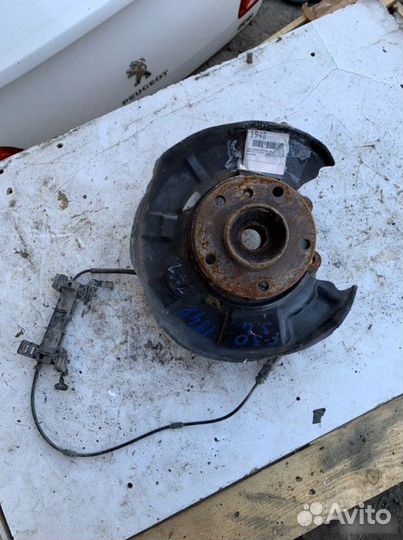 Кулак задний левый Bmw 3 F30