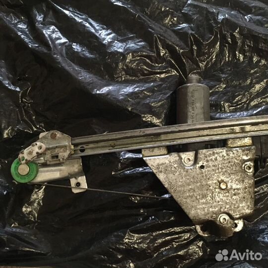 Стеклоподъемник задний левый Opel Vectra B