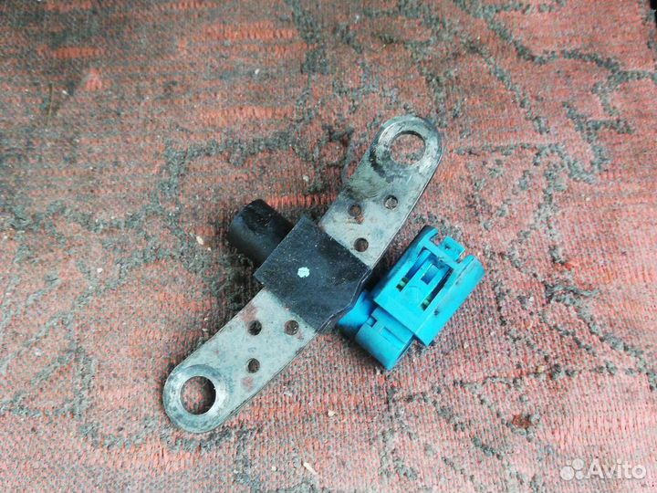 Датчик положения коленвала Рено Меган 2