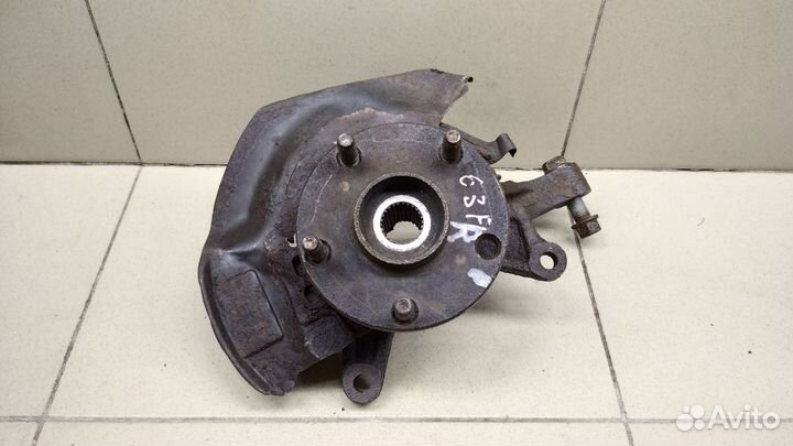 Кулак поворотный передний правый RAV 4 2000-2005