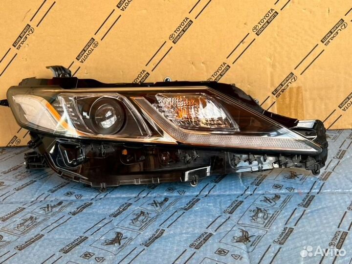 Фара светодиодная правая Toyota Camry 70 17-22