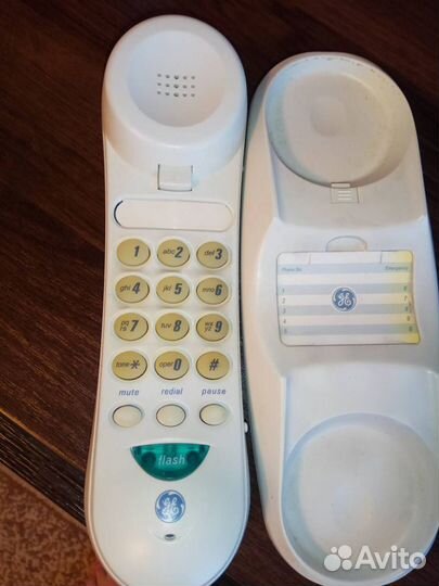 Телефон кнопочный