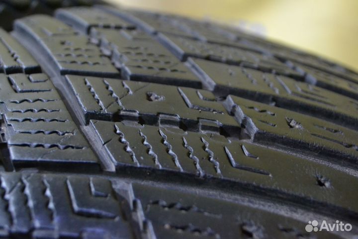 Goodyear Ultragrip Ice Arctic 225/45 R17