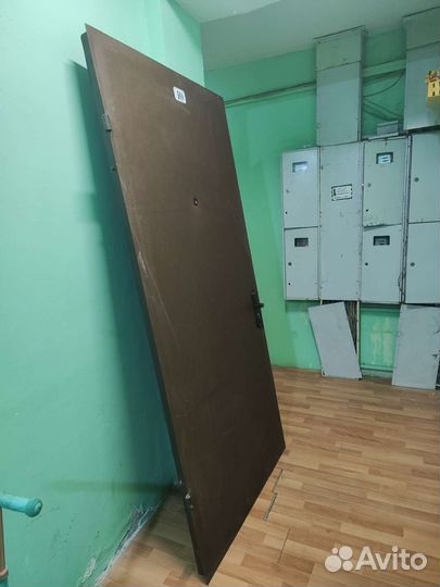 Металлическая дверь бу