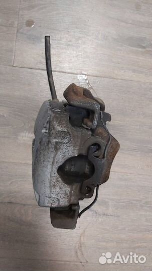 Суппорт передний Bmw 520I E39 M52 1996