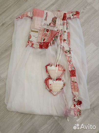 Красивый комплект в детскую кроватку