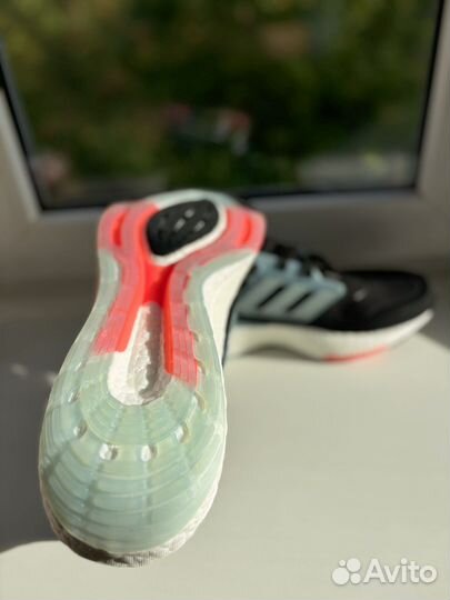 Adidas UltraBoost 22