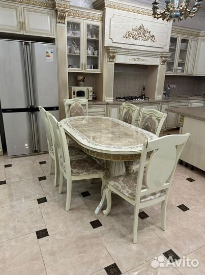 Комплект стол и стулья. В наличии