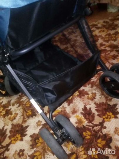 Прогулочная коляска tomix