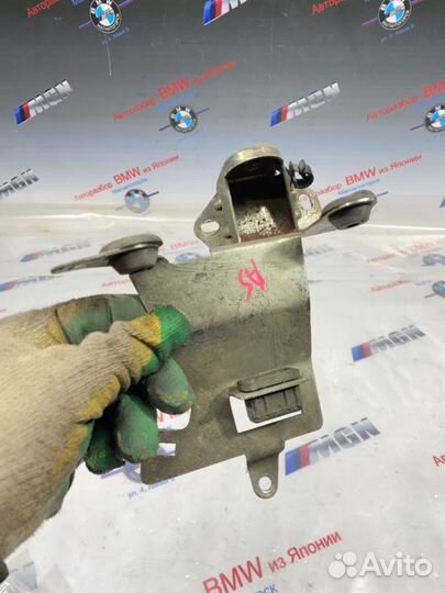 Крепление клапанов печки Bmw X5 E53 M54B30 2003