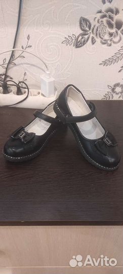 Туфли для девочки 30 размер новые