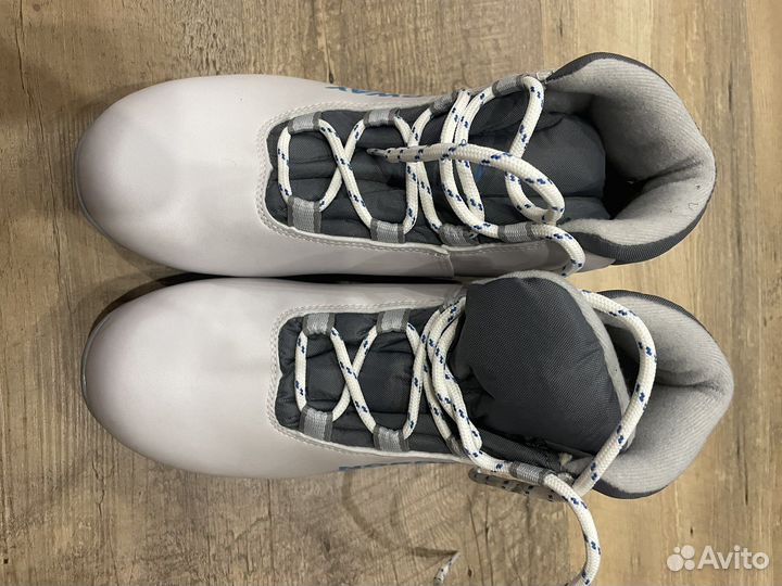 Ботинки лыжные женские