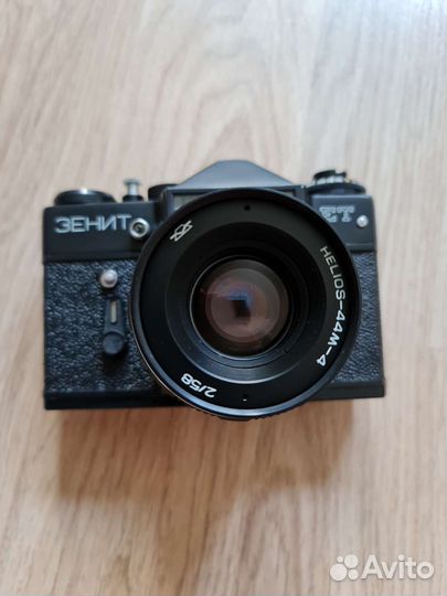 Зеркальный фотоаппарат zenith ет