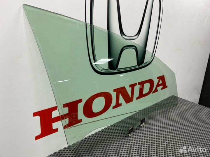 Стекло двери переднее правое Honda Civic FD(4Д)