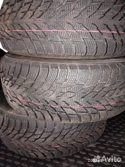 Nokian Tyres Hakkapeliitta R3 215/60 R16