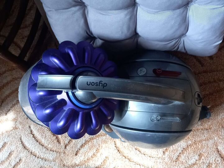 Пылесос Dyson Dc37 original состояние нового