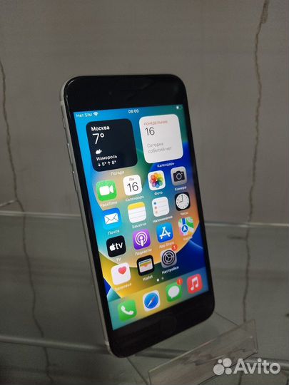 iPhone SE, 64 ГБ
