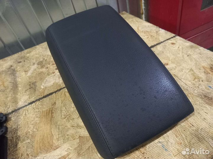 Подлокотник передний Audi A6 C7