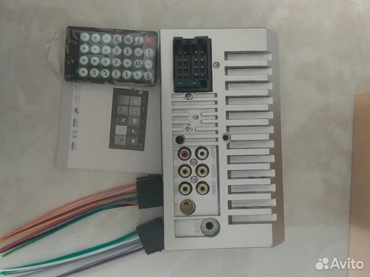 2 DIN магнитола 7010B новая