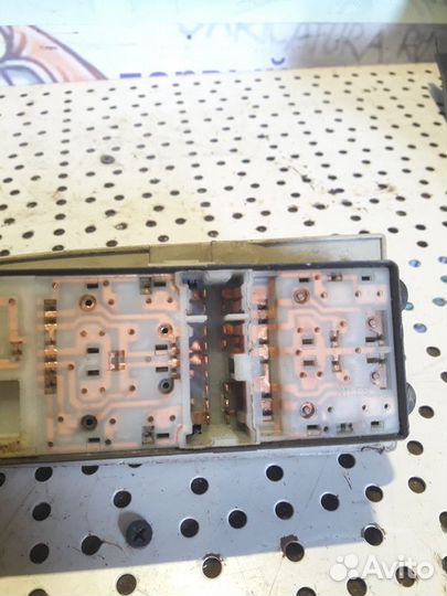 Блок управления стеклоподъемниками Infiniti FX35