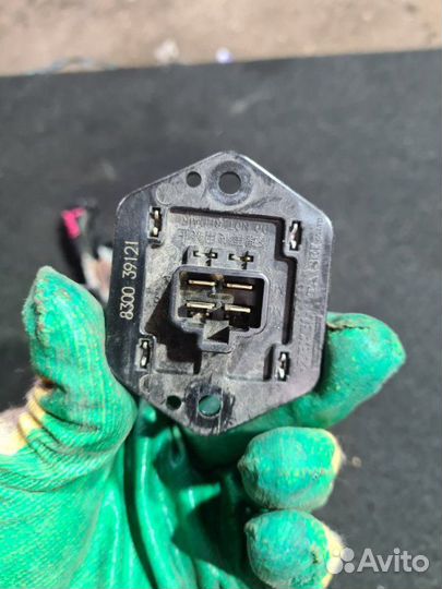 Реостат печки Mitsubishi Lancer 9 4G18 2005