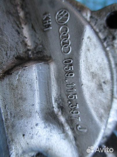 Кронштейн маслянного фильтра Audi A6 C6 3.0 TDI