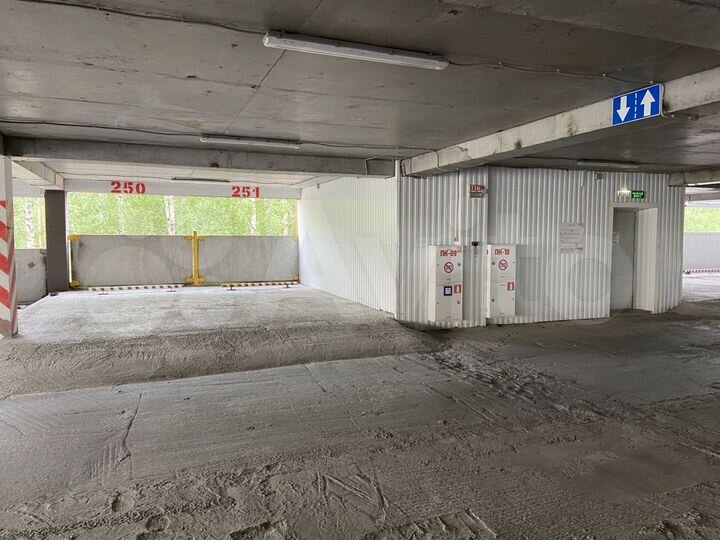 Машиноместо, 13 м²