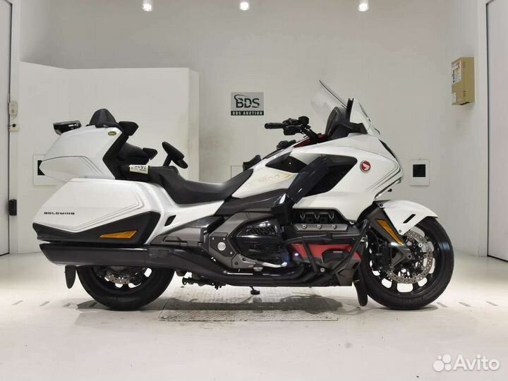 Продам Honda GL 1800 gold wing tour DCT