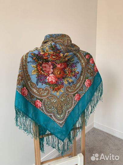 Павлопосадская шаль из шерсти с шелковой бахромой