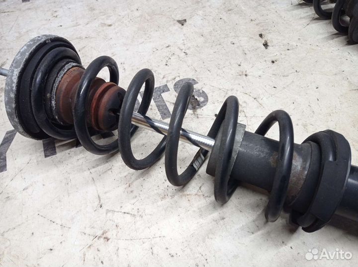 Стойки амортизаторов BMW F10 задние