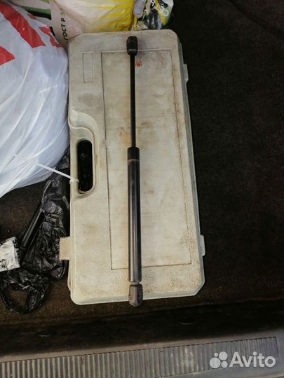 Опора багажника