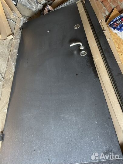 Дверь входная металлическая